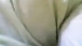 شاهد دجال بينيك بنت صغيرة ويفتحها وفيلم سكس جامد