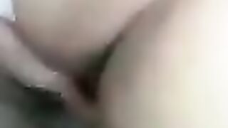 شاب مصري ينيك مرات اخوة الشرموطة ويصورها