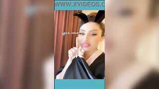 جورجينا درويش تداعب صدرها العاري فيديو مثير جدا