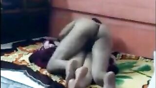 شاب فحل يدمر طيز مربربه مصريه - سكس مصري