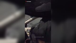 شرموطة محجبة تمص الزب ويفضي اللبن في بؤها في العربية