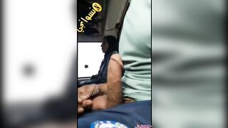فيديو تحرش لشاب مصري مطلع زبه في عربية اجرة