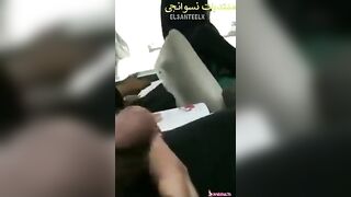 شاب مصري بيتحرش بالبنات ومطلع زبه في العربية