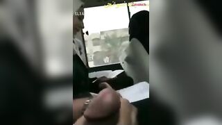 شاب مصري بيتحرش بالبنات ومطلع زبه في العربية