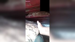 هايج متحرش بيحسس عي طيز مصرية في العربية