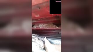 هايج متحرش بيحسس عي طيز مصرية في العربية