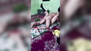 فيلم نيك جماعي لشرموطة مصرية تتناك بالفلوس