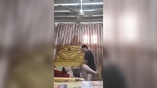 شرموطة مصرية بتخون جوزها مع عشيقها