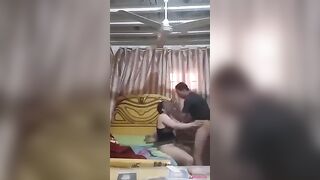 شرموطة مصرية بتخون جوزها مع عشيقها