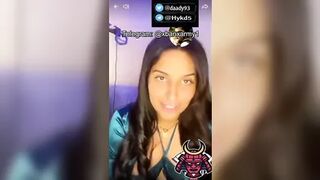 الشرموطة قمرههم السعودية تعرض جسمها لايف