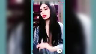 فيديو جورجينا درويش تلعب في بزازها الحليون