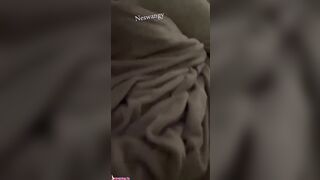 ديوث مصري بحسس على طيز اخته وهي نايمه
