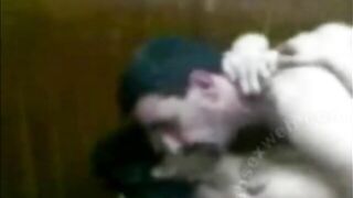 فيلم سكس بلدي حقيقي لمصري زانق عشيقته في السرير