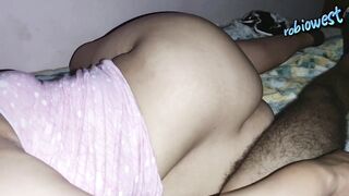 مصري نيام جمب اخته ومخليها تدلكله زبه على السرير
