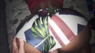 شاب مصري مراهق واخد حبيبته البيت وبيجيبهم على طيزها