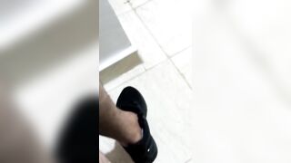 شرموطة مصرية متزوجة بتتناك من جارها وتمصله