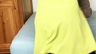 مصرية مشهورة بتتفشخ نيك على سرير الفندق من عشيقها