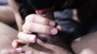 شرموطة مصرية مع زبون بتمصله زبه زي المحترفة بالأجرة
