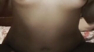 مراهقة مصرية من القاهرة بتصور نودز وتنزل لعب في كسها