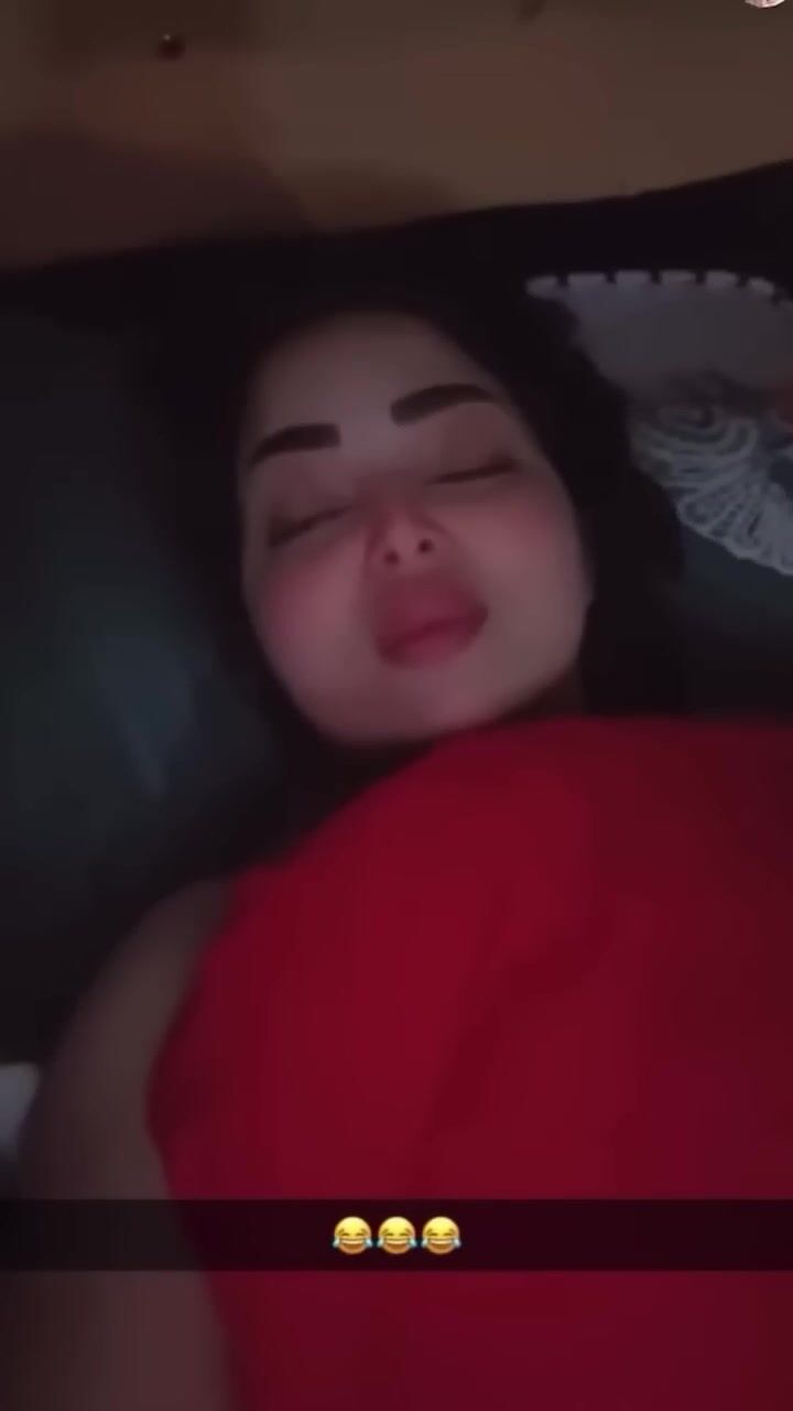 فضيحة ايناس الخالدي نايمه عند عشيقها - سكس عربي